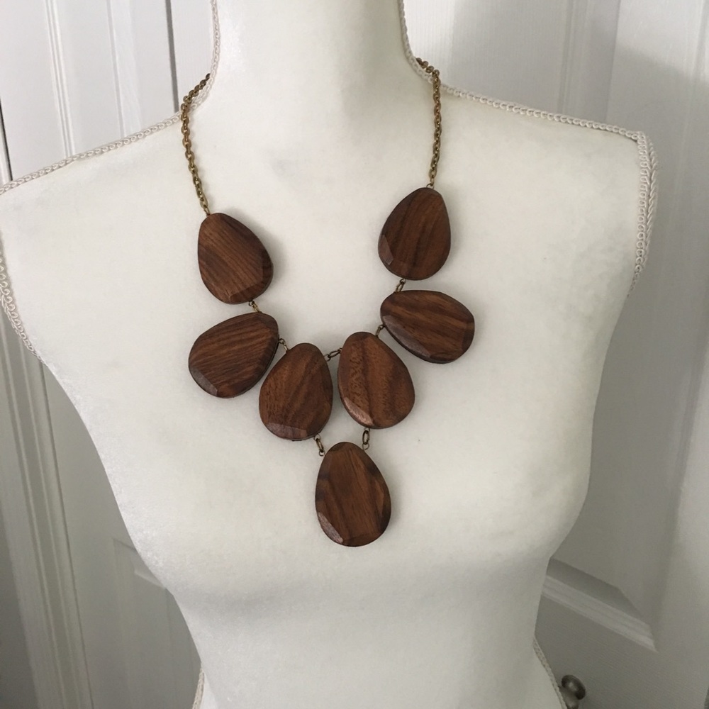 Stitchfix wooden necklace